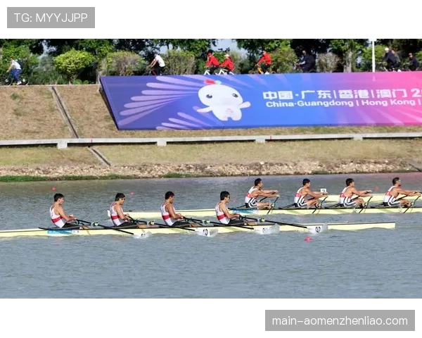 男子四人双桨赛艇夺首金 节奏控制与团队配合同步